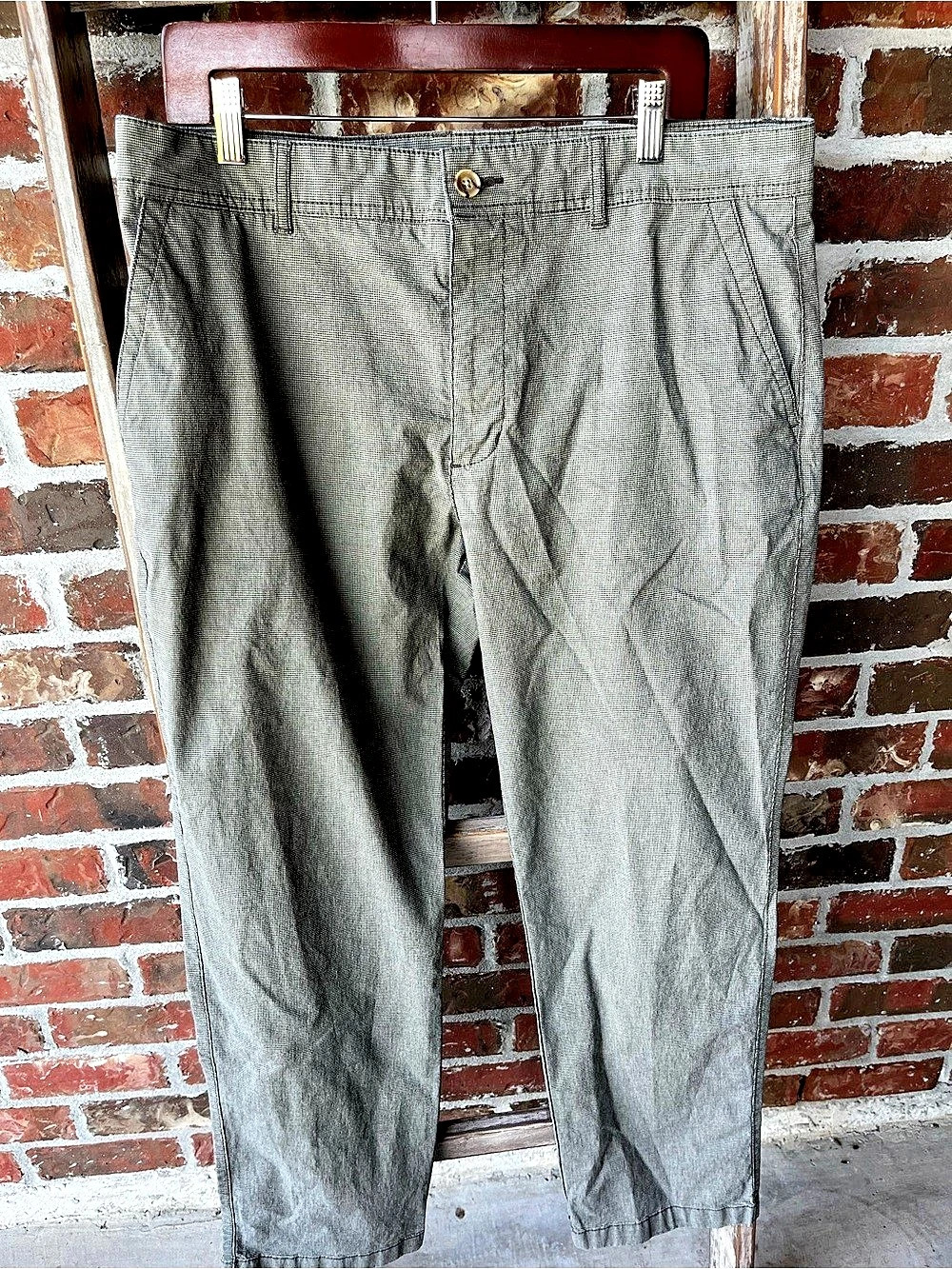 Jos. A. Bank Houndstooth Dress Pants in Gray Waist 36x30